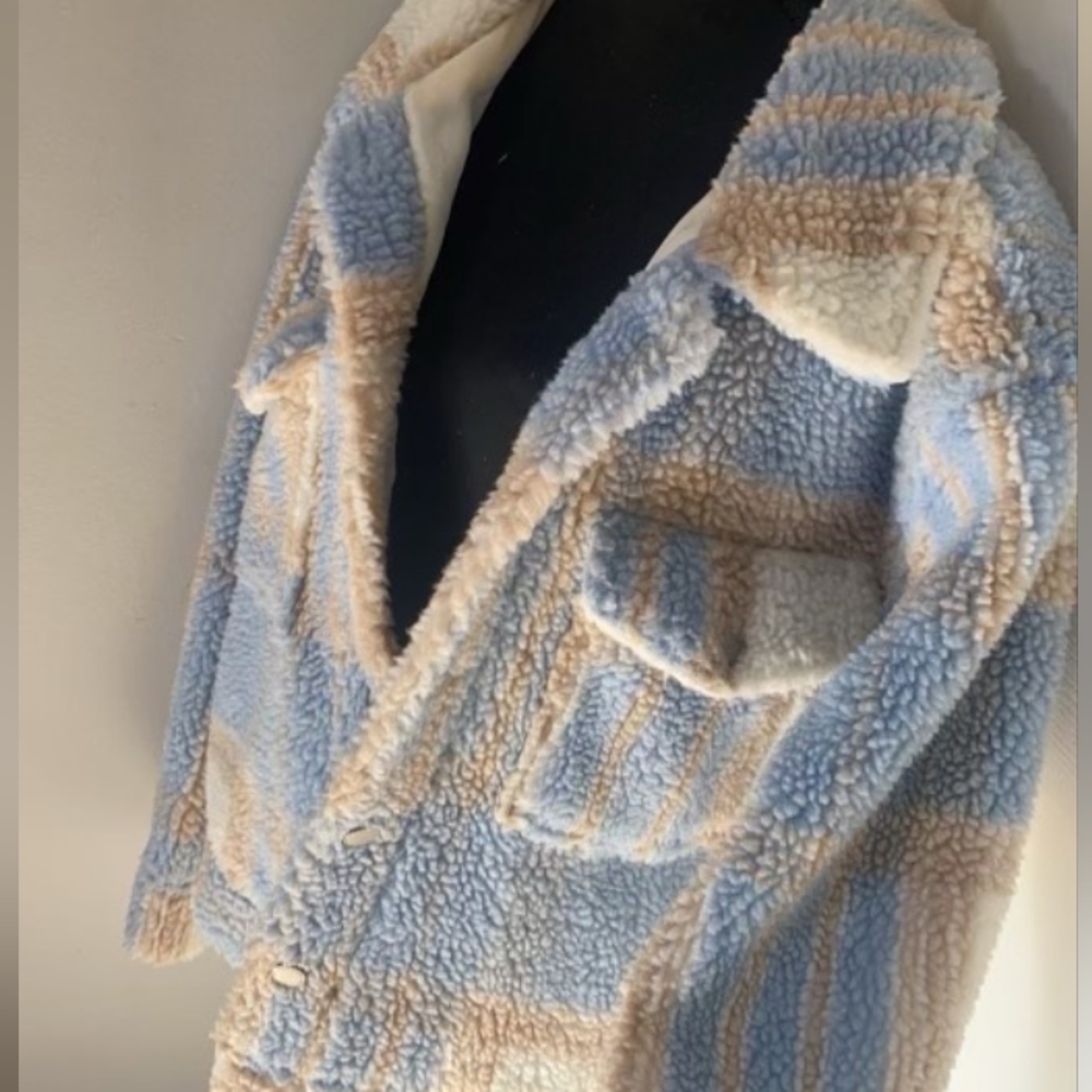 Coat - Picture 2 of 3